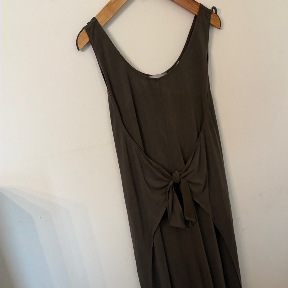 Vince Sleeveless Scoop-Neck Midi Dress in Olive - Picture 4 of 6